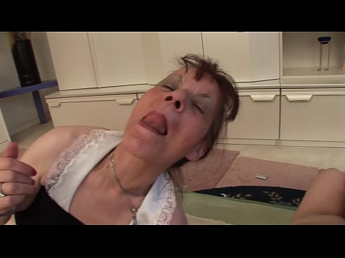 ❤️ Două bunicuțe și un bunic fac sex în trei ❤❌  at porn ro.hentaiser.ru ﹏